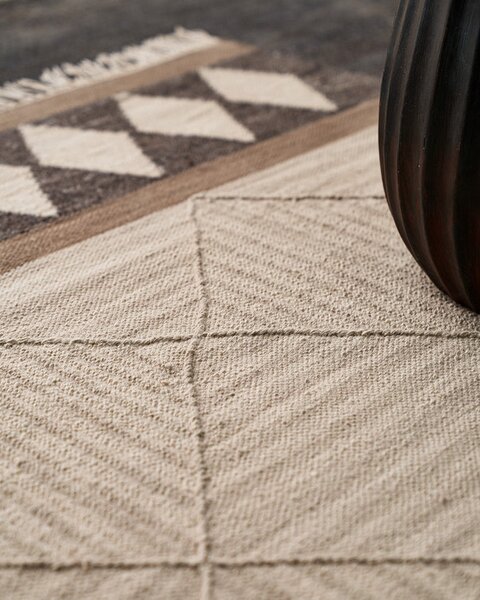 Diamond Carpets India Ručně vázaný kusový koberec Villa Di Roma DE 2252 Multi Colour - 80x150 cm