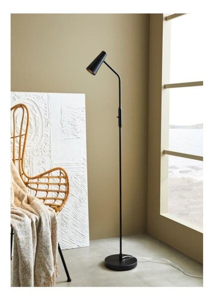 Černá stojací lampa Markslöjd Crest, výška 145 cm