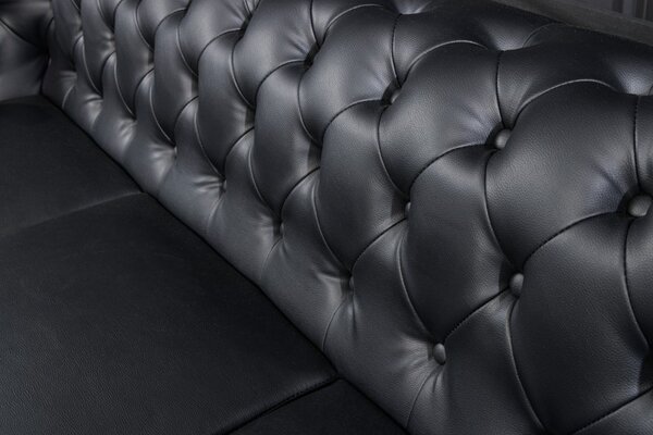 Pohovka CHESTERFIELD 3M 205 CM černá umělá kůže Nábytek | Obývací pokoj | Sedací soupravy a pohovky | Pohovky | Pevné