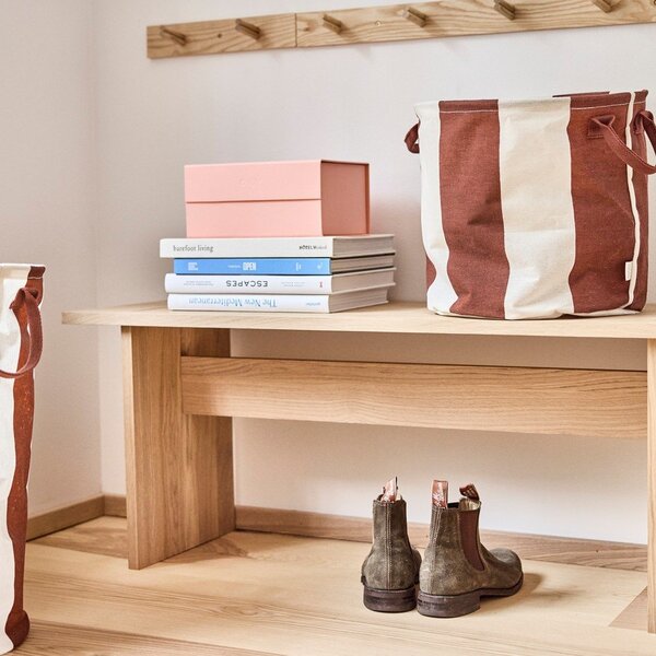 Hnědý látkový koš na prádlo Kara – OYOY Living Design