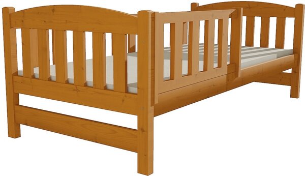 Masivní dřevěná postel se zábranou a lamelovým roštem DP 002