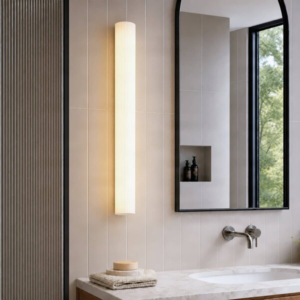 Lucande LED koupelnové světlo nástěnné Victoire, 70 cm, bílá/chrom,, Bílá / opál, Koupelna, Sklo, Moderní