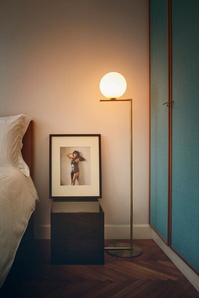Flos F3174059 IC Lights F2, designová stojací lampa se stmívačem, 1x205W E27, mosaz, Ø 30cm, výška 185cm