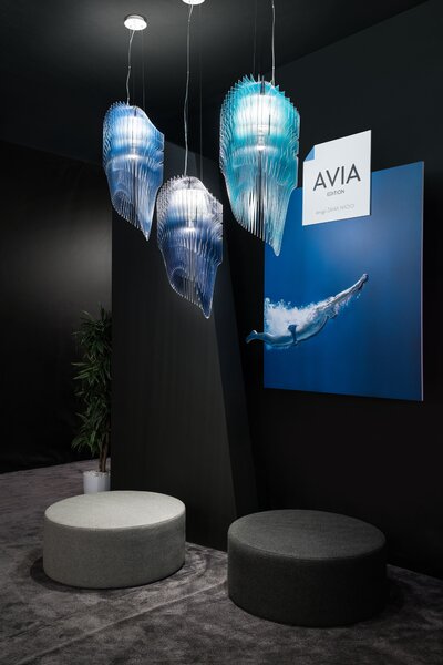 Slamp AVISM00BLU01T00000EU Avia suspension M, modré svítidlo od Zaha Hadid - limitovaná edice, 3x52+1x50W E27, 100cm