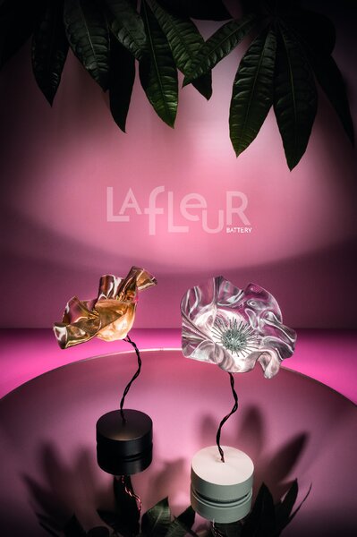 SLAMP LAFT000VLV000BT000EU Lafleur Velvet battery, stolní designová lampička na baterii, 1,3W LED 2700K, výška 26cm
