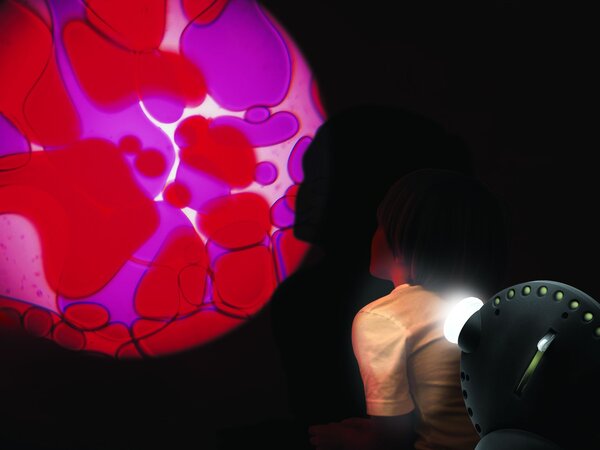 Mathmos Space projektor, oil disk fialová-červená