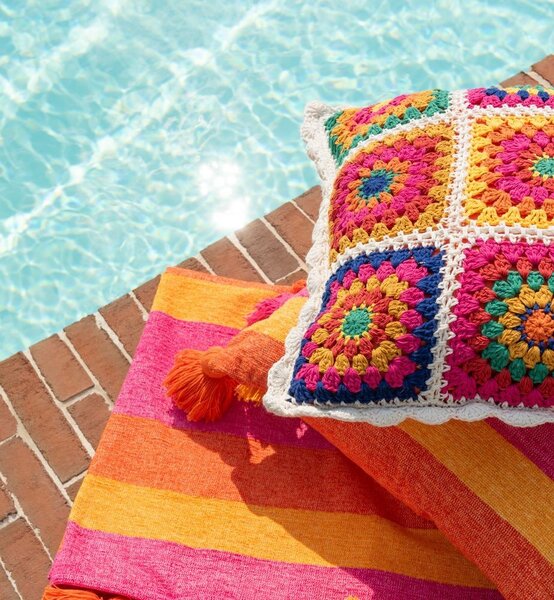 Pestrobarevný háčkovaný polštář v Boho stylu Croche - 45*15*45 cm - J-Line by Jolipa