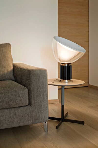 Flos F6604030 Taccia small LED, designová lampa se stmívačem, 16W LED 2700K, sklo/matná černá, výška 48,5cm