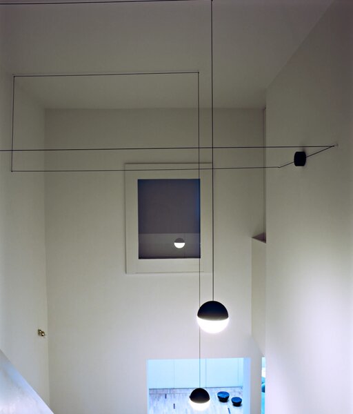 Flos F6486030 String Light Sphere head, svítidlo s 12m dlouhým kabelem, 21W LED 2700K, dotykové ovládání + bluetooth, černá, prům. 19cm