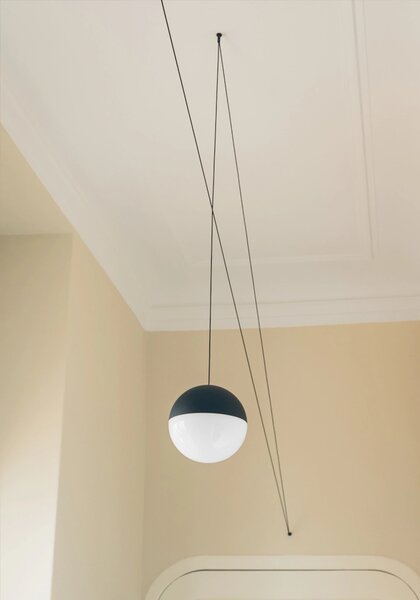 Flos F6486030 String Light Sphere head, svítidlo s 12m dlouhým kabelem, 21W LED 2700K, dotykové ovládání + bluetooth, černá, prům. 19cm