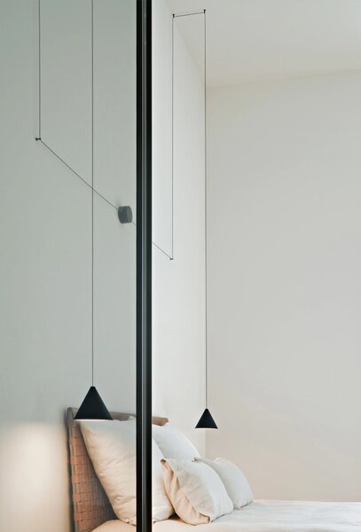 Flos F6487030 String Light Cone head, svítidlo s 12m dlouhým kabelem, 21W LED 2700K, dotykové ovládání + bluetooth, černá, prům. 19cm
