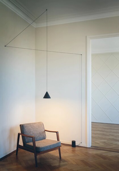 Flos F6487030 String Light Cone head, svítidlo s 12m dlouhým kabelem, 21W LED 2700K, dotykové ovládání + bluetooth, černá, prům. 19cm