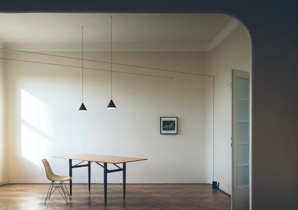 Flos F6487009 String Light Cone head, svítidlo s 12m dlouhým kabelem, 21W LED 2700K, dotykové ovládání + bluetooth, bílá, prům. 19cm