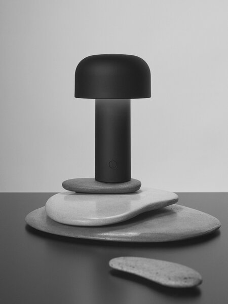Flos F1060031 Bellhop Table, matně černá lampička na baterii, 2W LED tunable white, výška 21cm, IP54