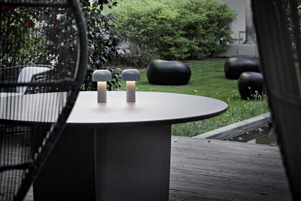Flos F1060020 Bellhop Table, šedá lampička na baterii, 2,5W LED 2700K stmívatelná, výška 21cm, IP54