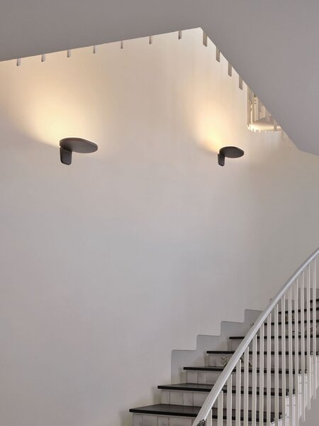 Flos F4681009 Oplight W1, bílé svítidlo pro nepřímé osvětlení, 16W LED 2700K stmívatelné, šířka 22,2cm
