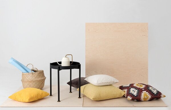 Nordic Design Černý kovový odkládací stolek Nollan 40 cm II