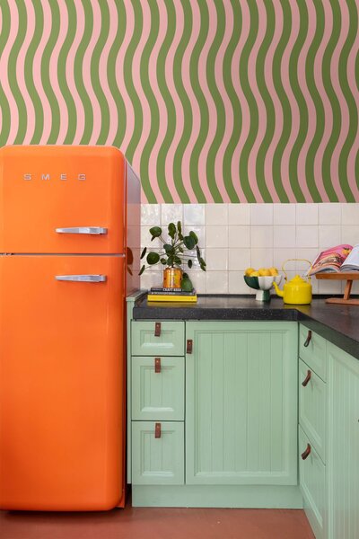 Tapeta s vlnitými pruhy, zeleno-růžová, 131610, Color Pop, Esta Home