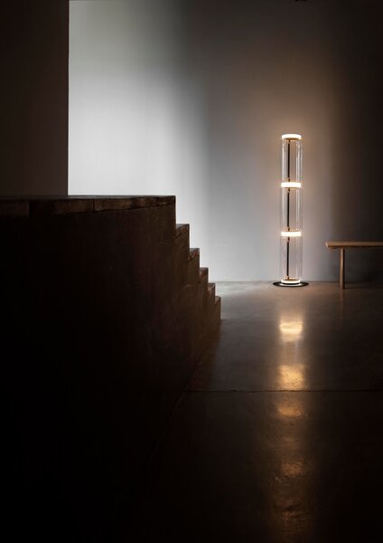 Flos F0290000 Noctambule F3 Low Cylinders Small Base, stojací lampa ze skla se stmívačem, 4x9W LED 2700K, výška 140cm