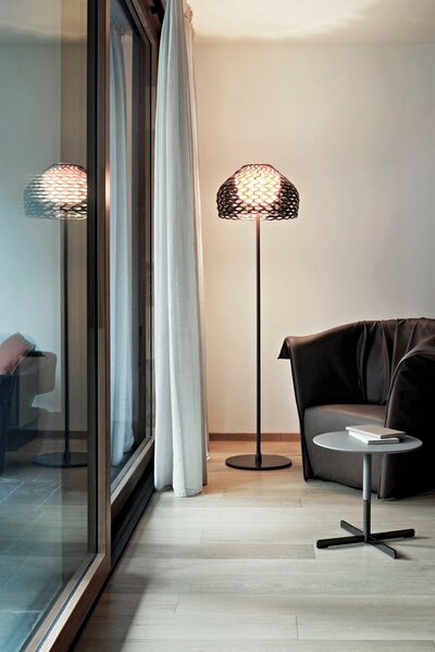 Flos F7764009 Tatou F, bílá stojací designová lampa se stmívačem, 1x205W E27, výška 180cm