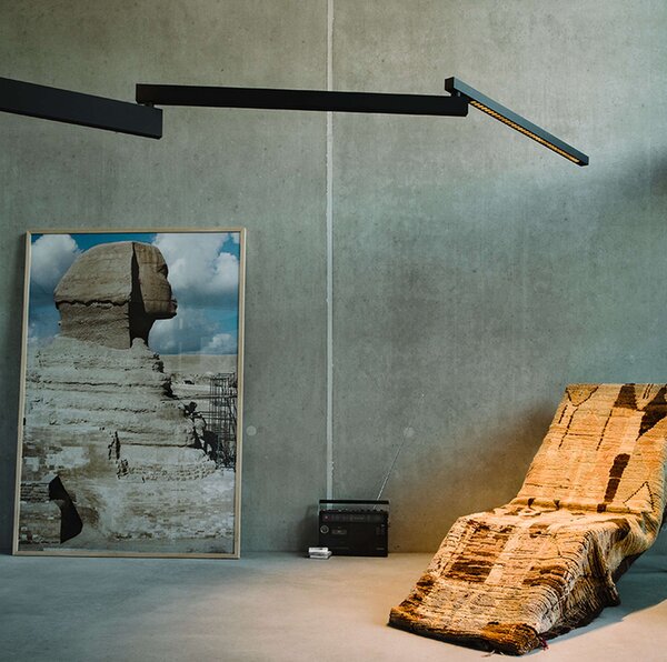 Flos F1090031 Black Flag, černé nástěnné skládací svítidlo s přímým a nepřímým světlem, 75W LED 2700K, 353cm