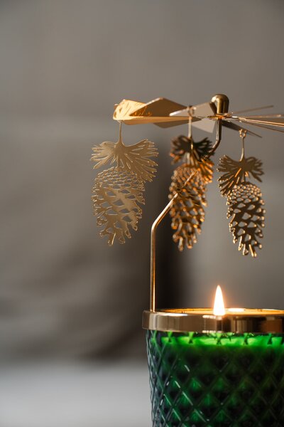 Vonná svíčka s rotujícím svícnem Meadows Mistletoe Kiss 200 g