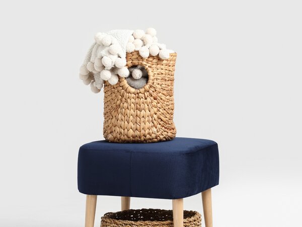Nordic Design Tmavě modrá sametová podnožka Gus