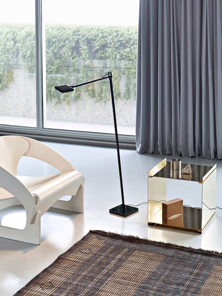Flos F3305030 Kelvin LED Floor, černá stojací lampa pro čtení, 8W LED 3000K, 110+67cm