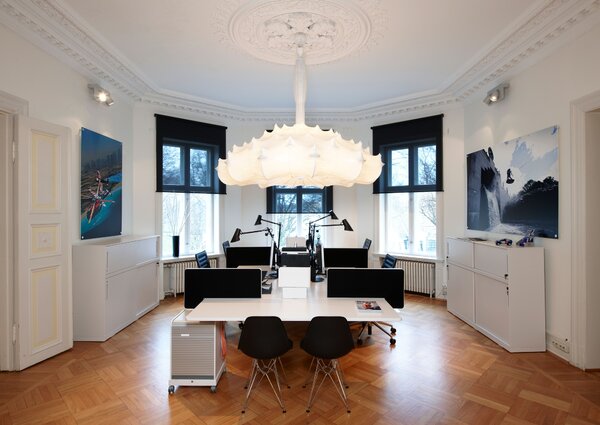 Flos F9800009 Zeppelin 1, extravagantní lust zabalený v kokonu, 1x21W LED E27, prům. 110cm
