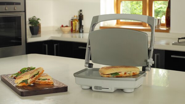 Sendvičovač Breville (VST071X)