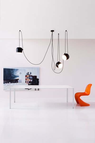 Flos F0095030 Aim small, černé závěsné svítidlo pro připojení do stropní rozety, 12W LED 2700K, prům. 17cm