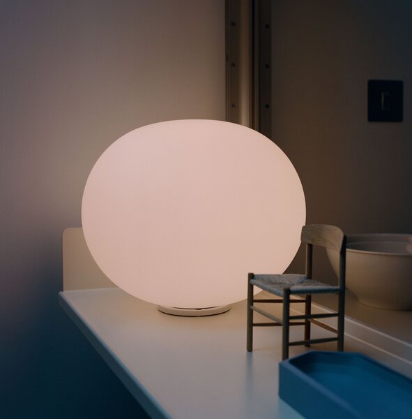 Flos F3026000 Glo-Ball Basic 2, stolní lampa z triplexového skla se stmívačem, 1x150W E27, výška 36cm