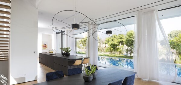 Axolight Hoops 2, černé závěsné svítidlo, 2x16W LED 3000K stmívatelné, prům. 100cm, výška 43cm