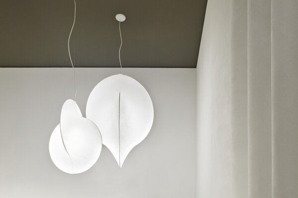 Flos F4633009 Overlap Suspension 1, designové závěsné svítidlo, 105W E27, výška 83cm