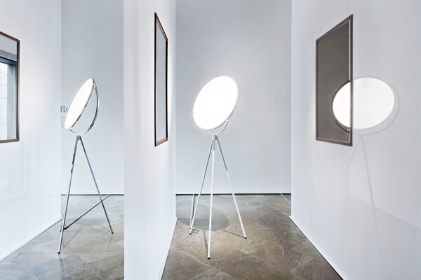 Flos F6630009 Superloon, bílá stojací designová lampa se stmívačem, 40W LED, 197cm