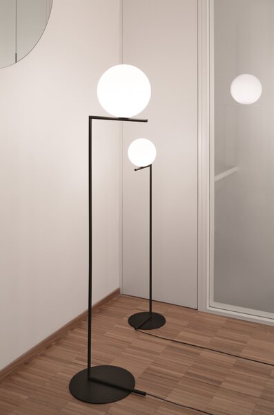 Flos F3173030 IC Lights F1, designová stojací lampa se stmívačem, 1x60W E14, černá, Ø 20cm, výška 135cm