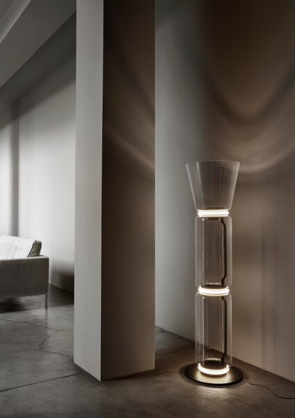 Flos F0269000 Noctambule F2 High Cylinders Cone Small Base, stojací lampa ze skla se stmívačem, 3x9W + 1x18W LED 2700K, výška 144cm