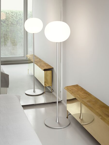 Flos F3031020 Glo-Ball F1, stojací lampa z triplexového skla se stmívačem, stříbrná, 1x150W E27, výška 135cm