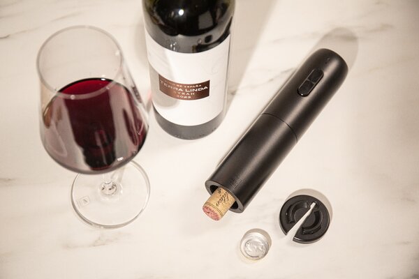 Elektrický otvírák na víno Vacu Vin - USB, včetně Li-ion baterie