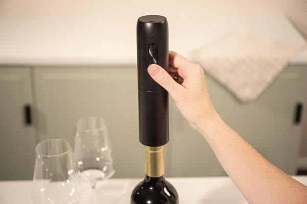 Elektrický otvírák na víno Vacu Vin - USB, včetně Li-ion baterie