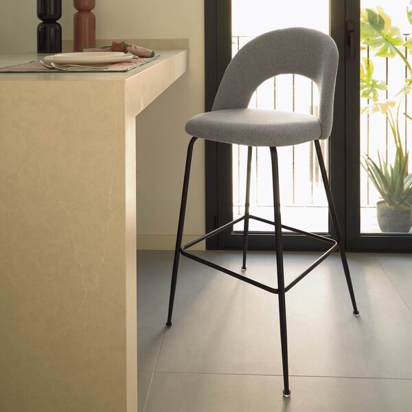 Světle šedá látková barová židle Kave Home Mahalia 63 cm