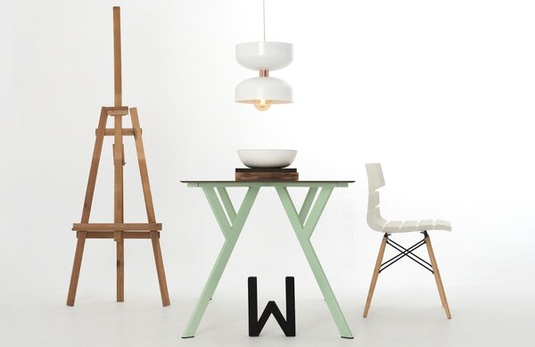 Nordic Design Bílé kovové závěsné světlo Femme L