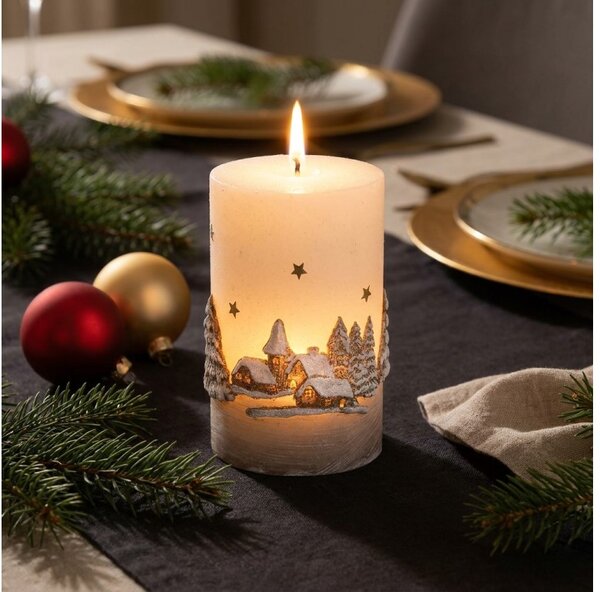 Vánoční válcová svíčka LED dioda Zimní krajina krémová 7x11,5 cm