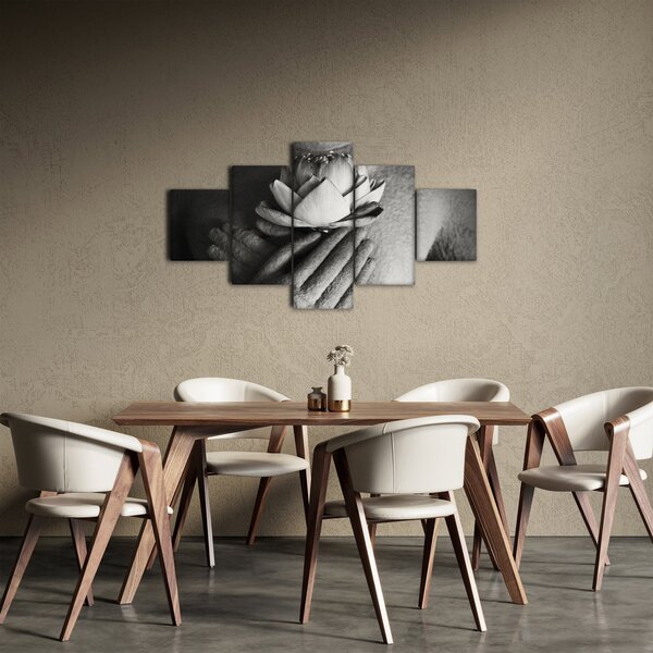 Obraz - Lotos v rukou Buddhy (125x70 cm)