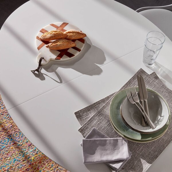 Bílý lakovaný rozkládací jídelní stůl Kave Home Oqui 120/200 x 90 cm