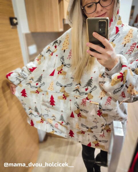 Beránková mikinová deka s rukávy a kapucí YULE HUG světle šedá