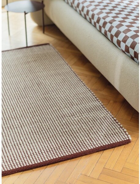 Vínový/v přírodní barvě ručně tkaný vlněný koberec 140x200 cm Talo – noo.ma