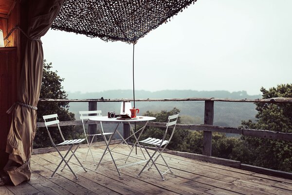 Bílá kovová skládací židle Fermob Bistro