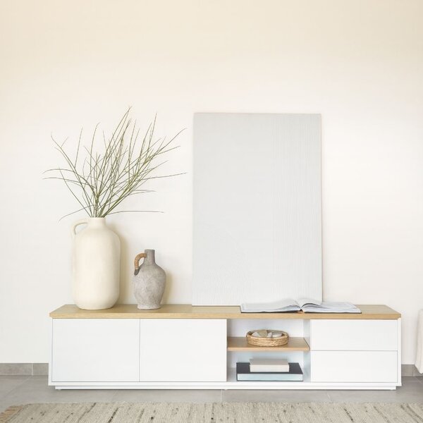 Bílý lakovaný TV stolek Kave Home Abilen 200 x 36 cm
