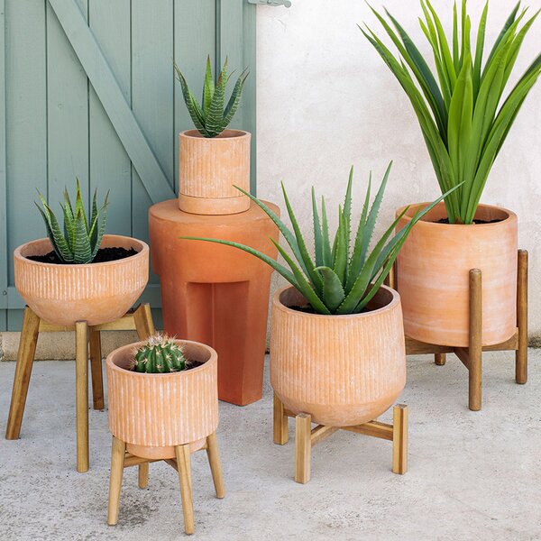 Terakotový zahradní odkládací stolek Kave Home Vilena 33 cm